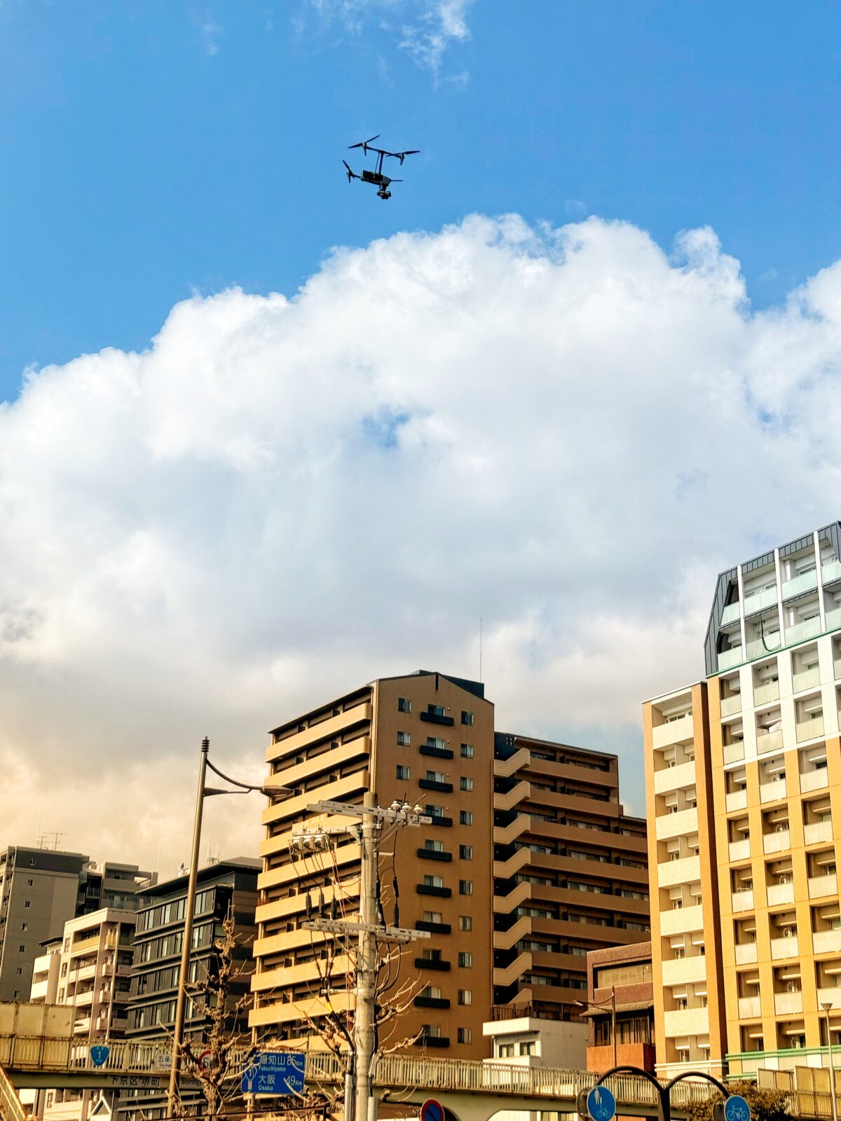 マンション建設予定地の広告用撮影と各階の眺望写真をドローン撮影させていただきました。